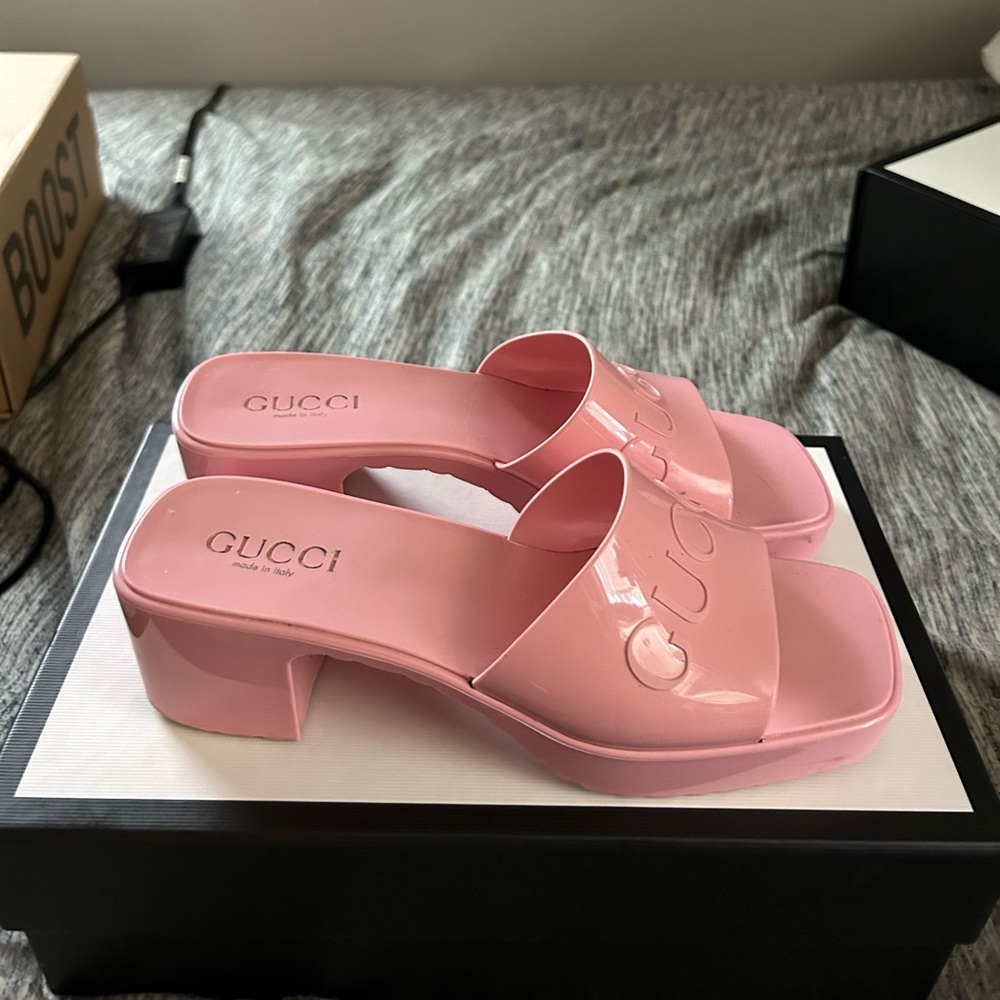 Pink Women’s Gucci Sandals